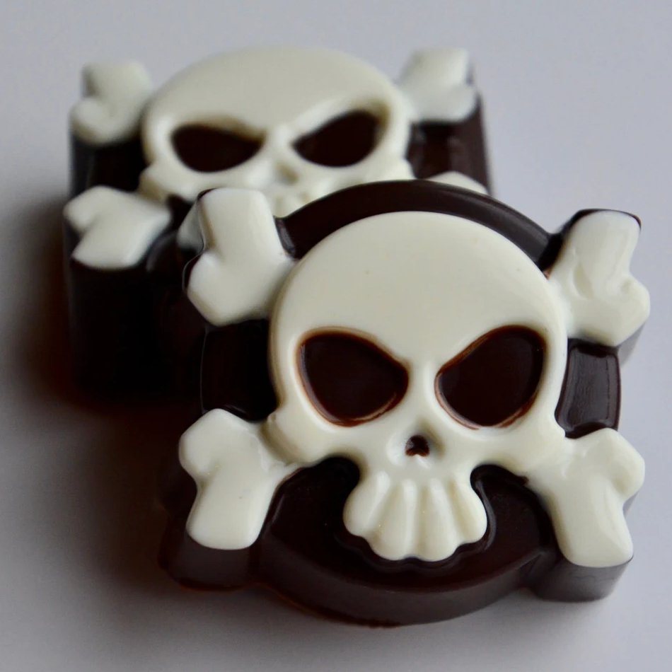 Chocolate Skull Covered Oreos