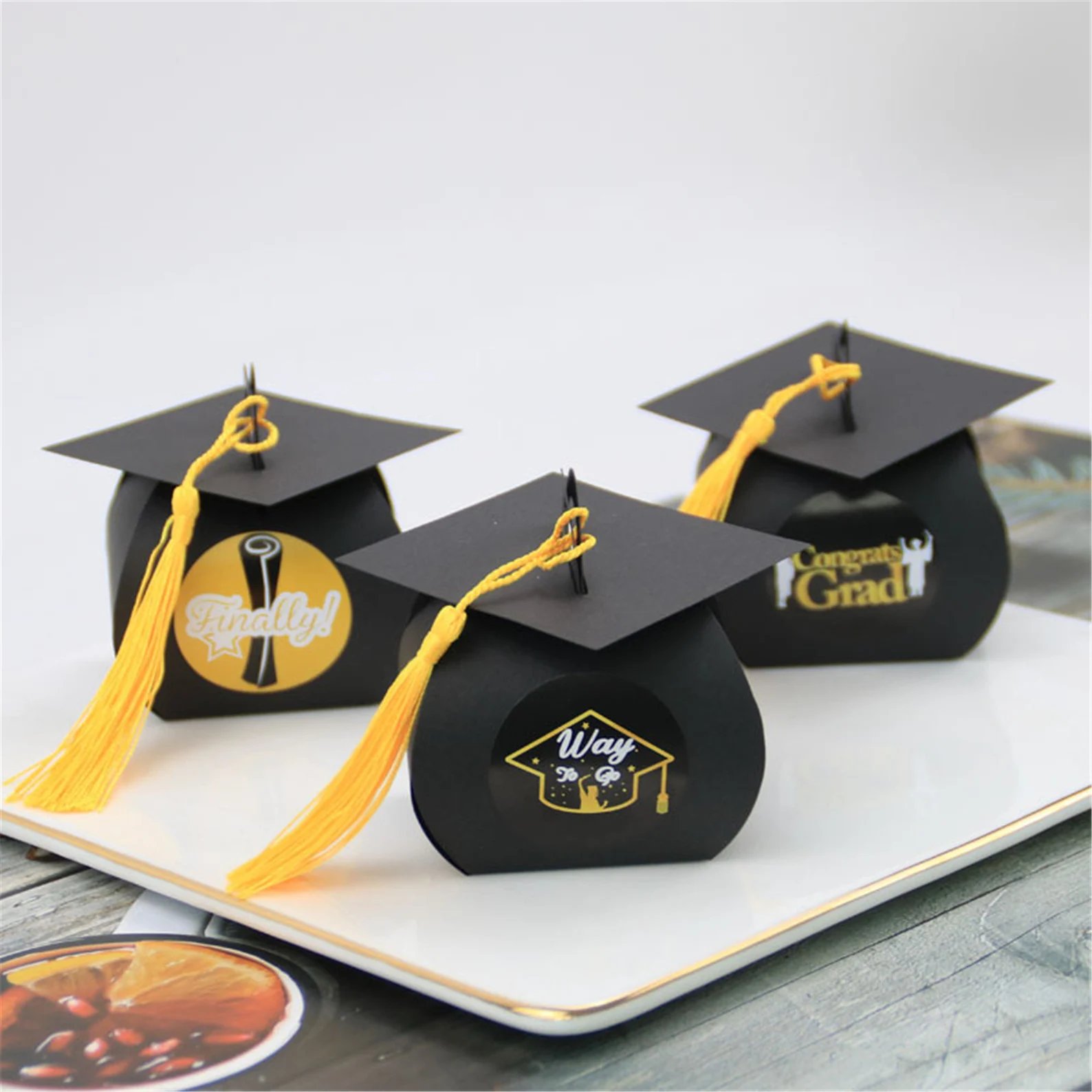 Graduation Party Decorations - Bonbons Connexion