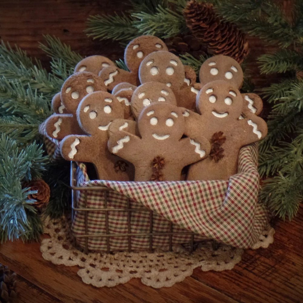 Faux Gingerbread Men Farmhouse Christmas Tiered Tray Decor