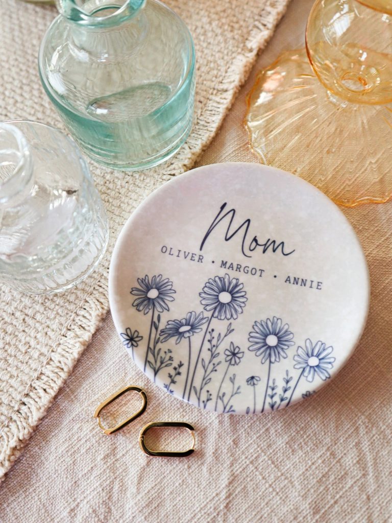 Personalized Ceramic Ring Dish Gift for Mom