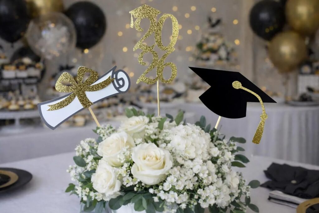 2026 graduation party centerpieces