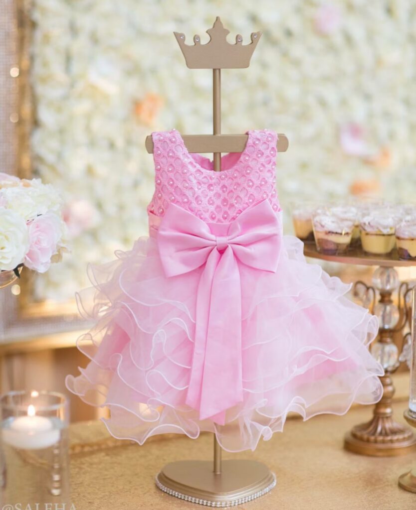 princess crown dress stand table centerpiece