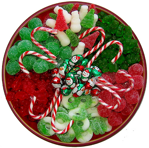 Assiettes festives de bonbons et friandises de Noël